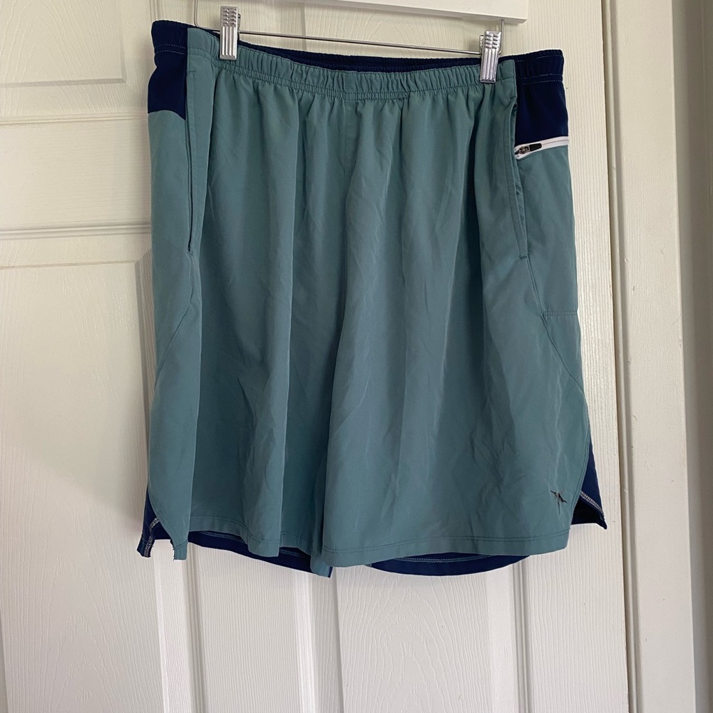 Old Navy Green Knee-Length Athletic Shorts for men